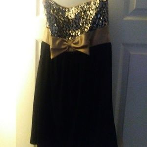 Size 3 Strapless Cockail/Prom dress